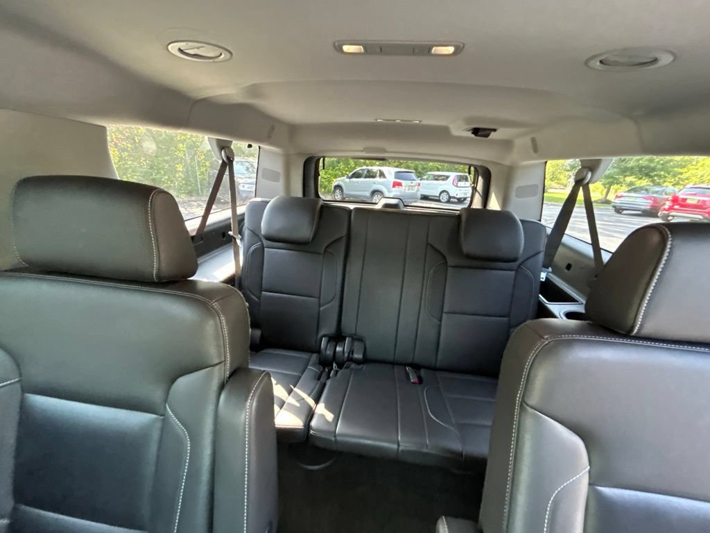 Used 2017 Chevrolet Suburban LT w/ Luxury Package AWD/4WD image 32