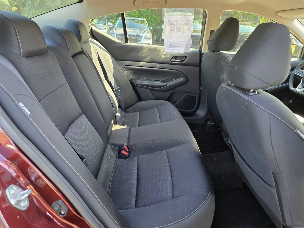 Used 2024 Nissan Altima 2.5 SV AWD/4WD image 12