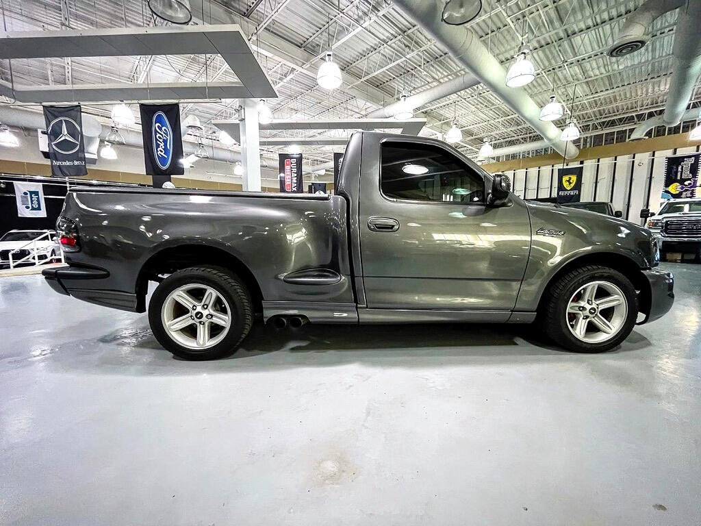 Used 2003 Ford F150 Lightning image 9
