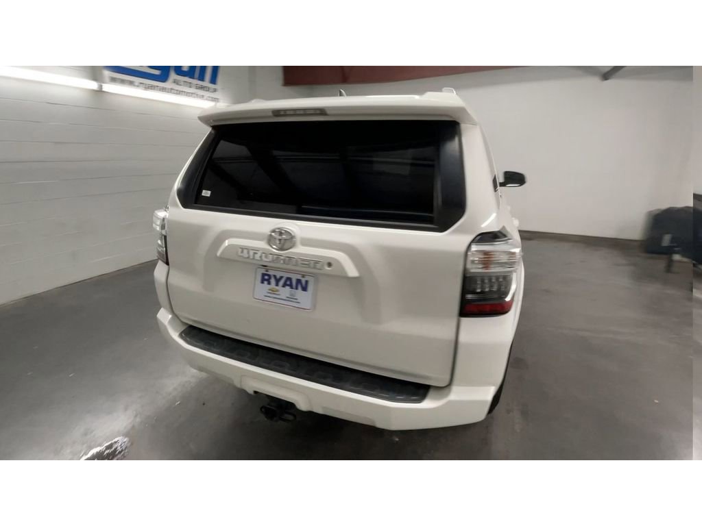 Used 2018 Toyota 4Runner SR5 Premium image 8