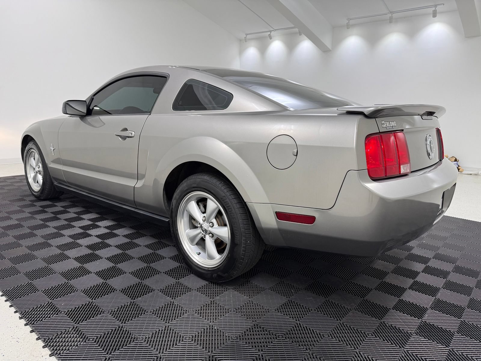 Used 2008 Ford Mustang Premium RWD image 5
