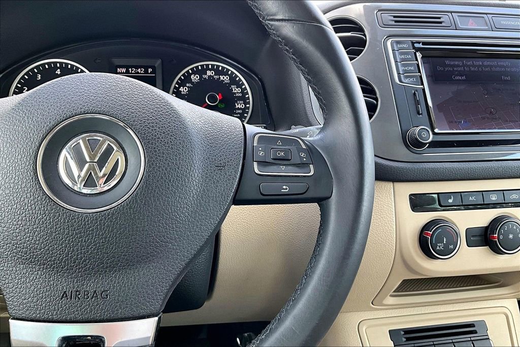 Used 2016 Volkswagen Tiguan SE AWD/4WD image 25