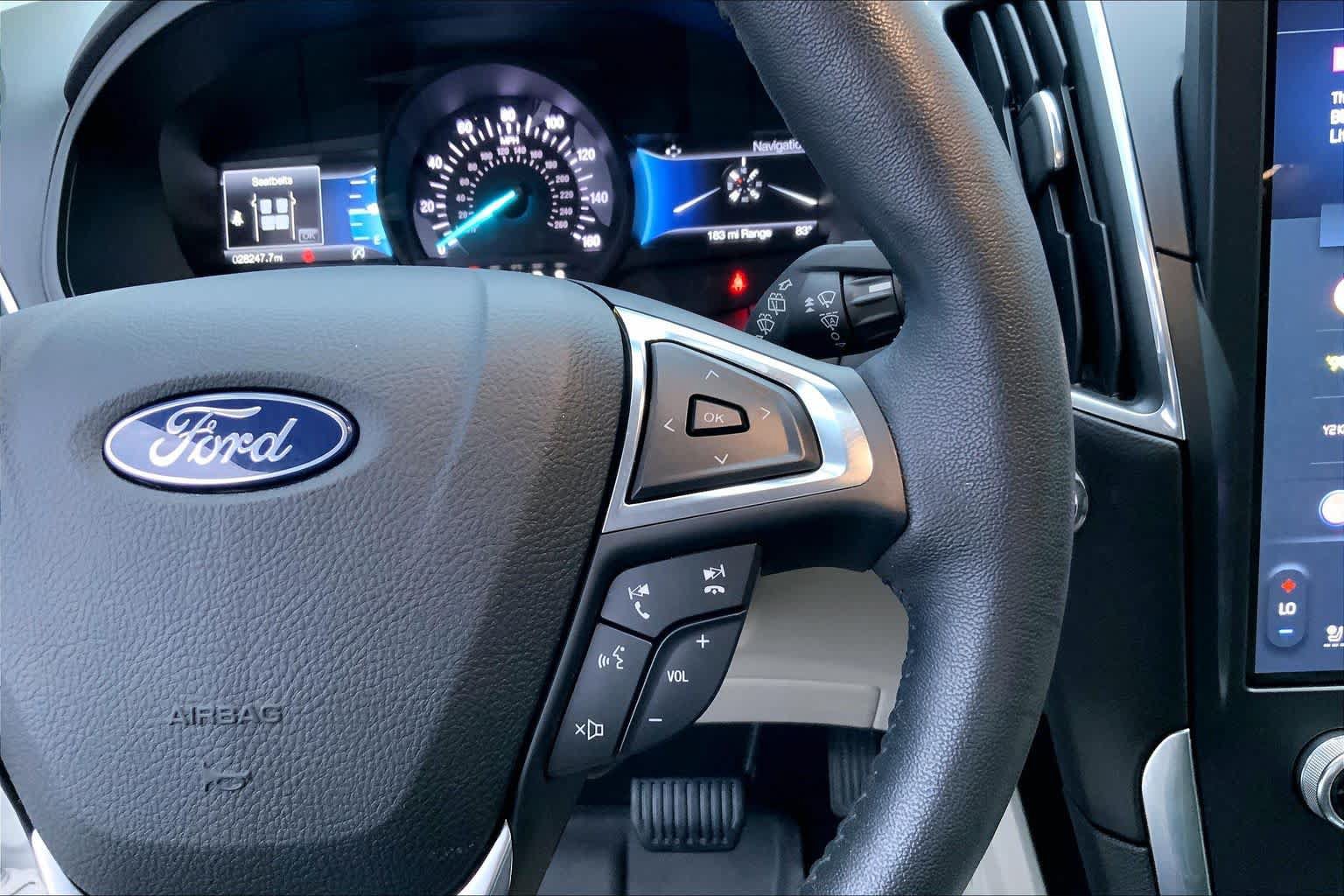 Used 2022 Ford Edge Titanium AWD/4WD image 24