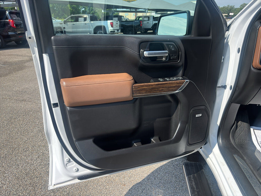 Used 2019 Chevrolet Silverado 1500 High Country w/ Technology Package AWD/4WD image 11