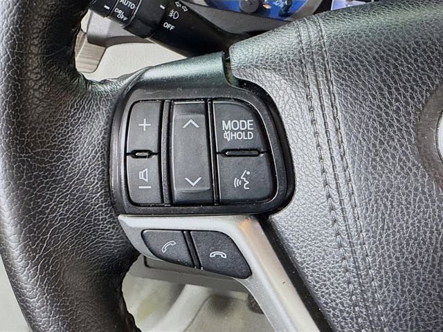 Used 2020 Toyota Sienna XLE w/ XLE Navigation Package FWD image 13