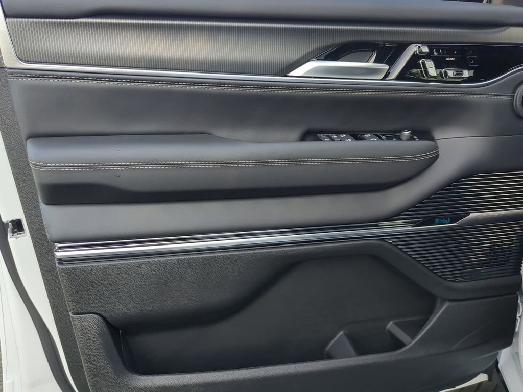 New 2026 Jeep Grand Wagoneer Summit image 21