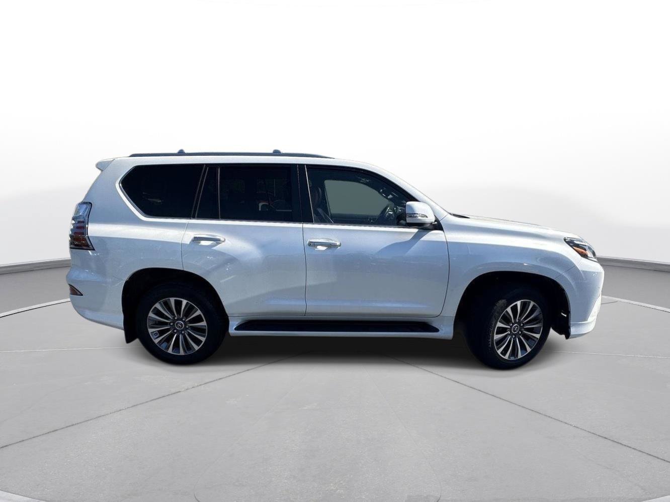 Used 2023 Lexus GX 460 Luxury w/ Accessory Package image 5