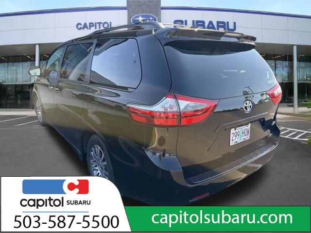 Used 2020 Toyota Sienna XLE Premium FWD image 8