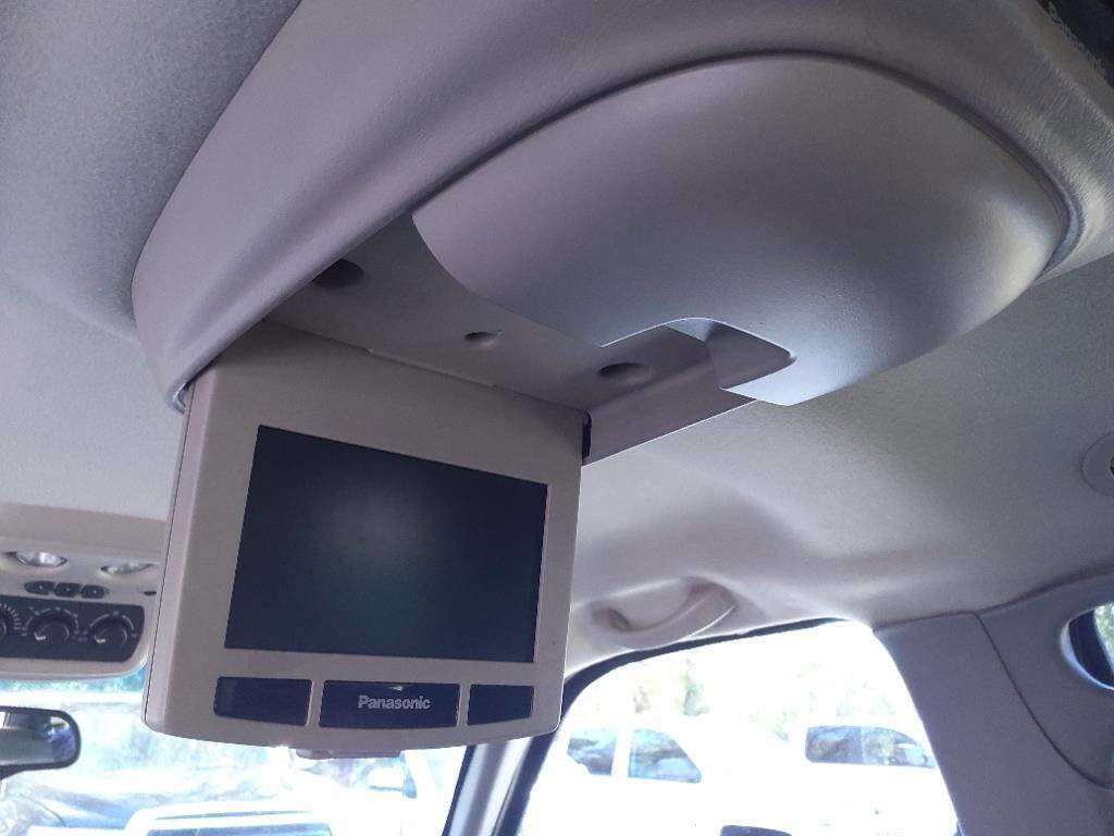 Used 2004 Chevrolet Tahoe LT w/ LT Preferred Equipment Group image 13