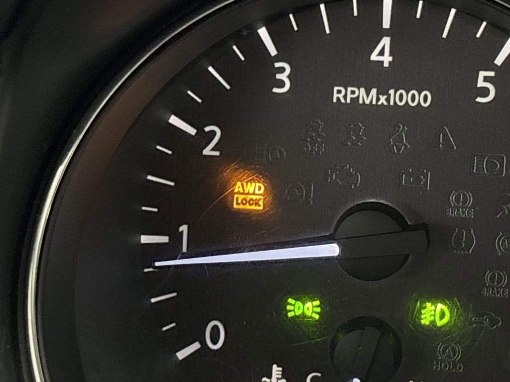 Used 2019 Nissan Rogue SV image 35