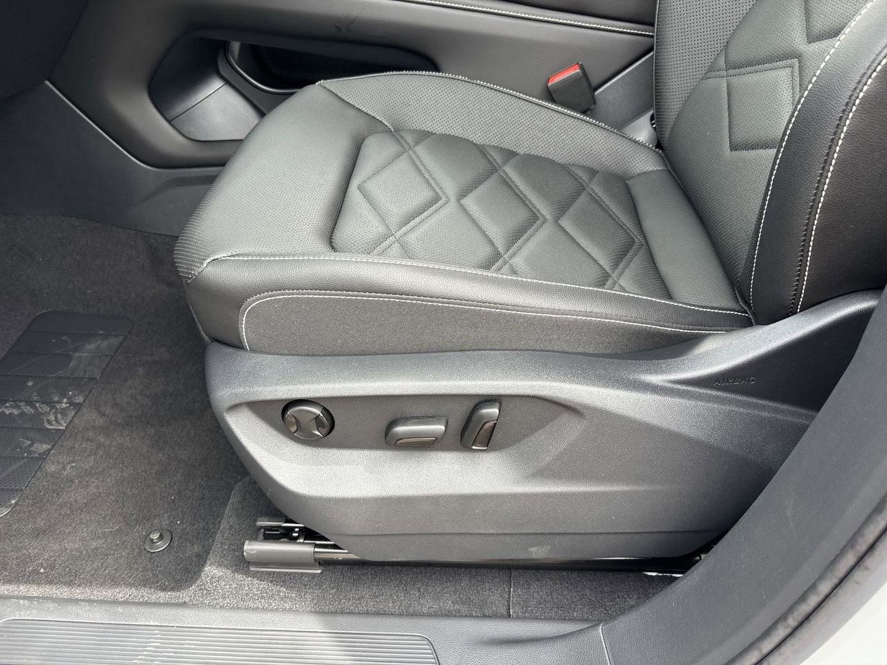 New 2026 Volkswagen Atlas SE image 16