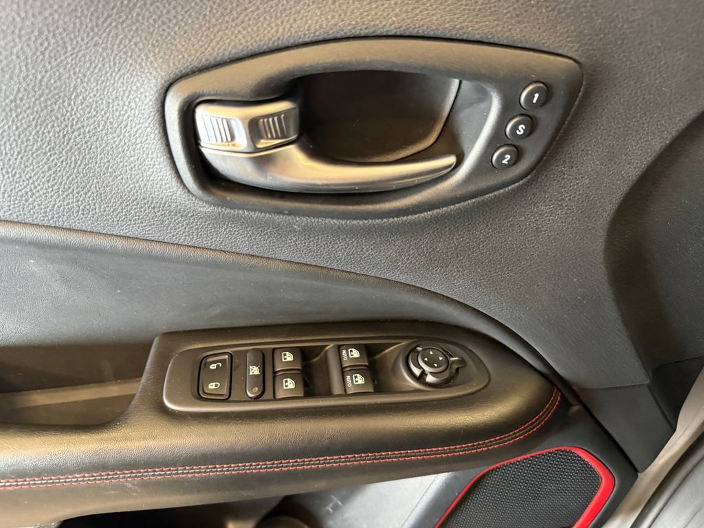 Used 2021 Jeep Compass Trailhawk w/ Sun and Sound Group AWD/4WD image 21