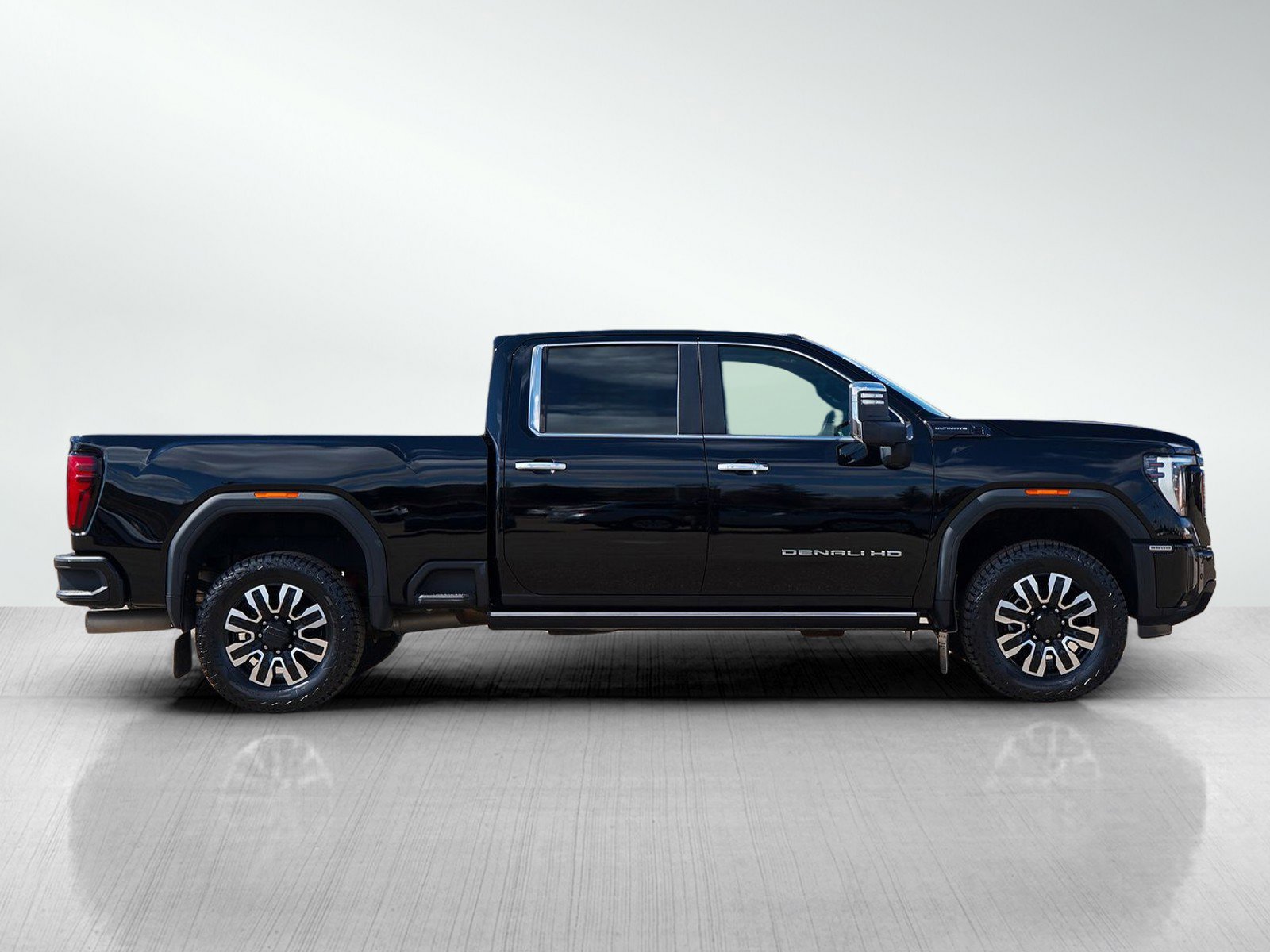 Used 2025 GMC Sierra 3500 Denali Ultimate image 7