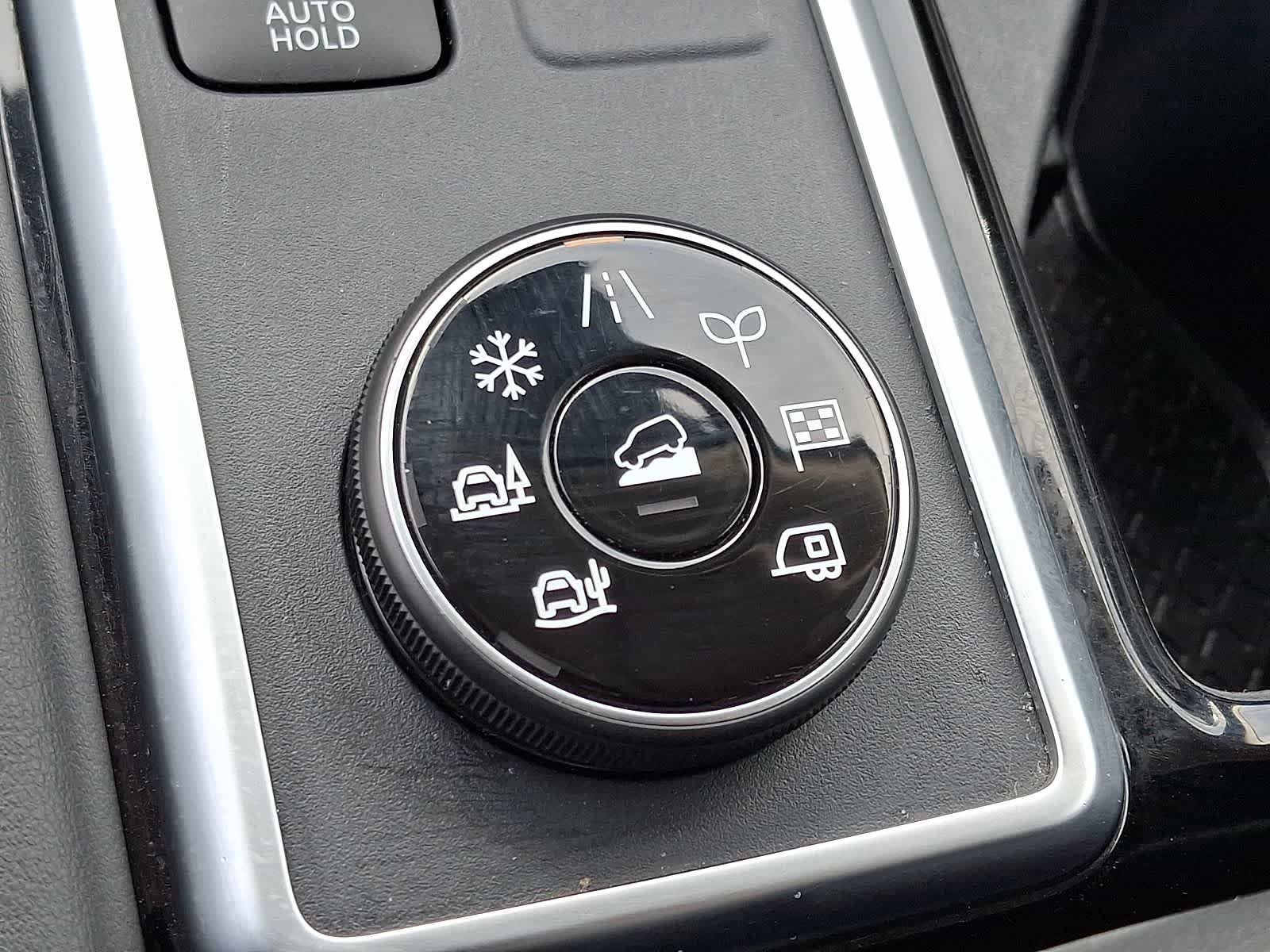 Used 2025 Nissan Pathfinder SL AWD/4WD image 25