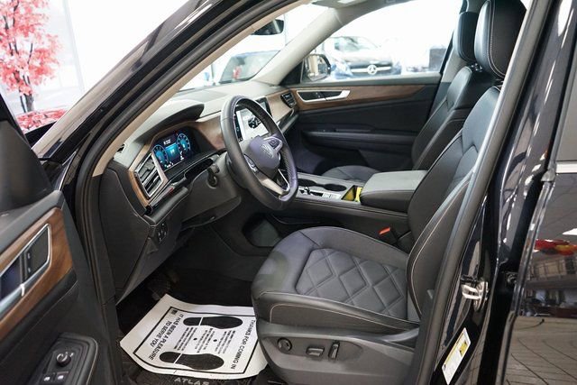 Used 2024 Volkswagen Atlas SE image 28