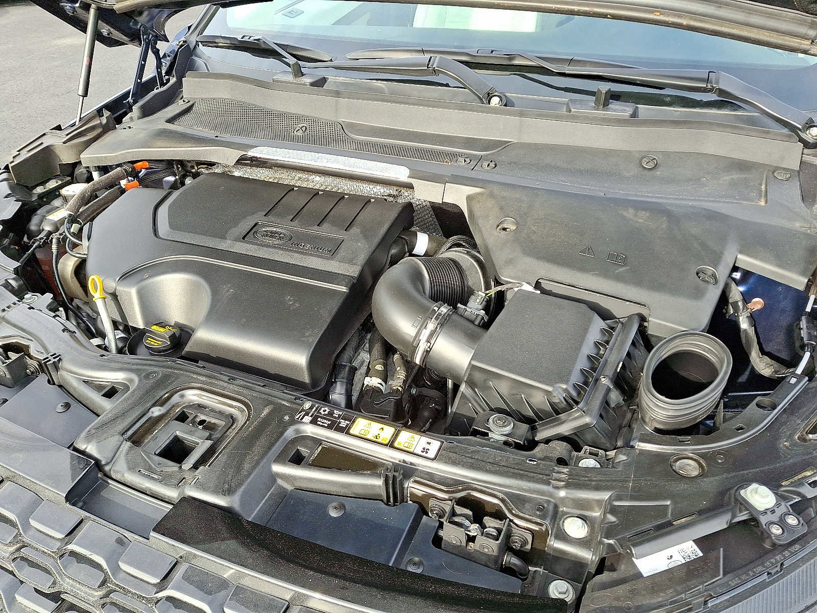 Used 2023 Land Rover Discovery Sport SE image 27