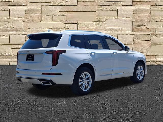 Certified 2025 Cadillac XT6 Luxury AWD/4WD image 4