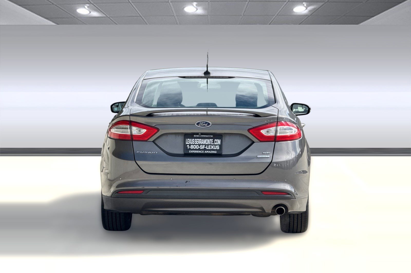 Used 2014 Ford Fusion SE FWD image 9