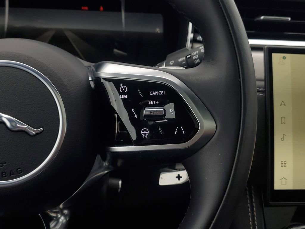 Used 2024 Jaguar F-PACE R-Dynamic S image 19