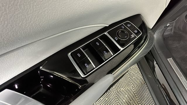Used 2024 Cadillac Lyriq Sport RWD image 10