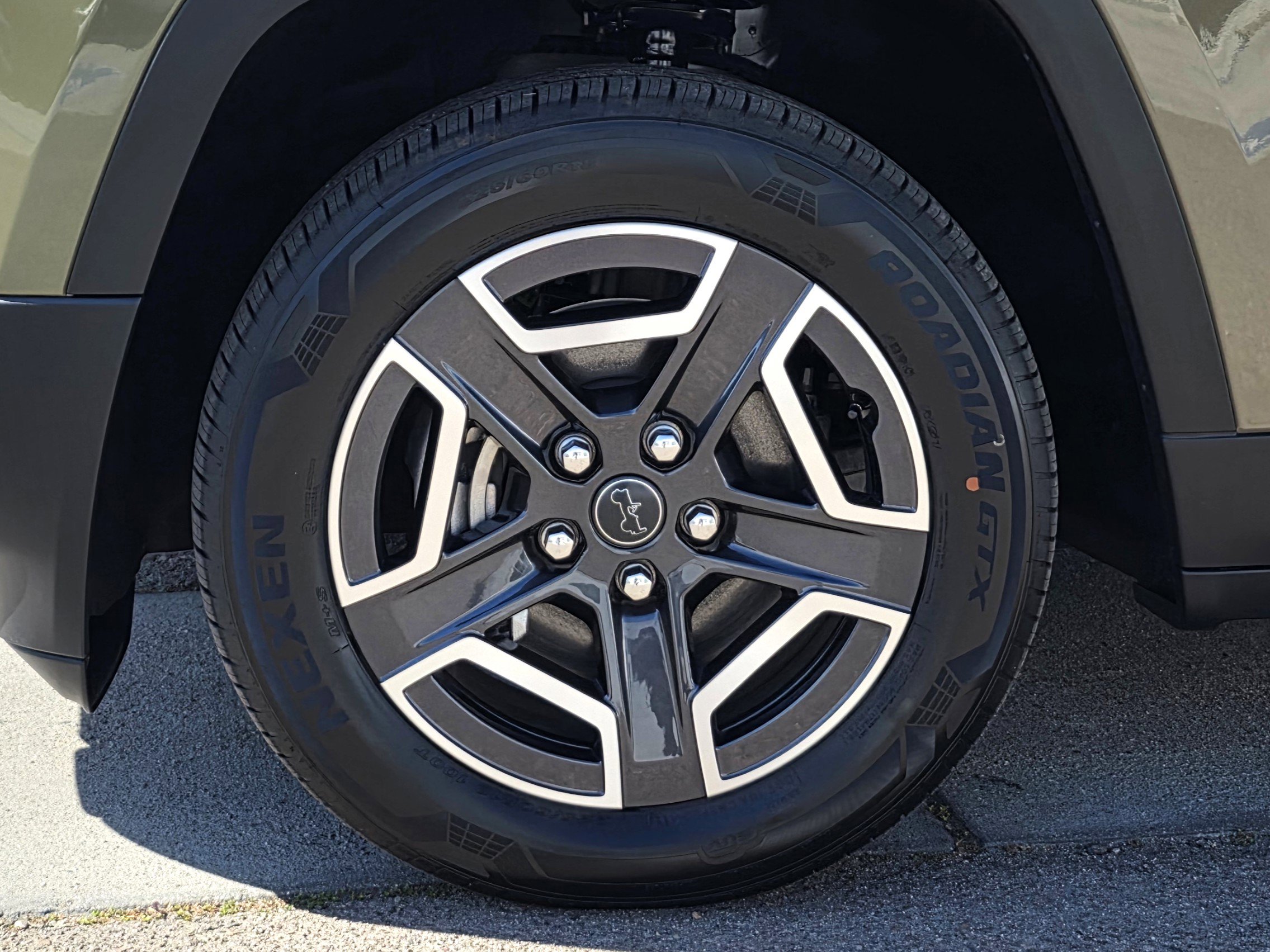 New 2026 Jeep Cherokee Laredo AWD/4WD image 9