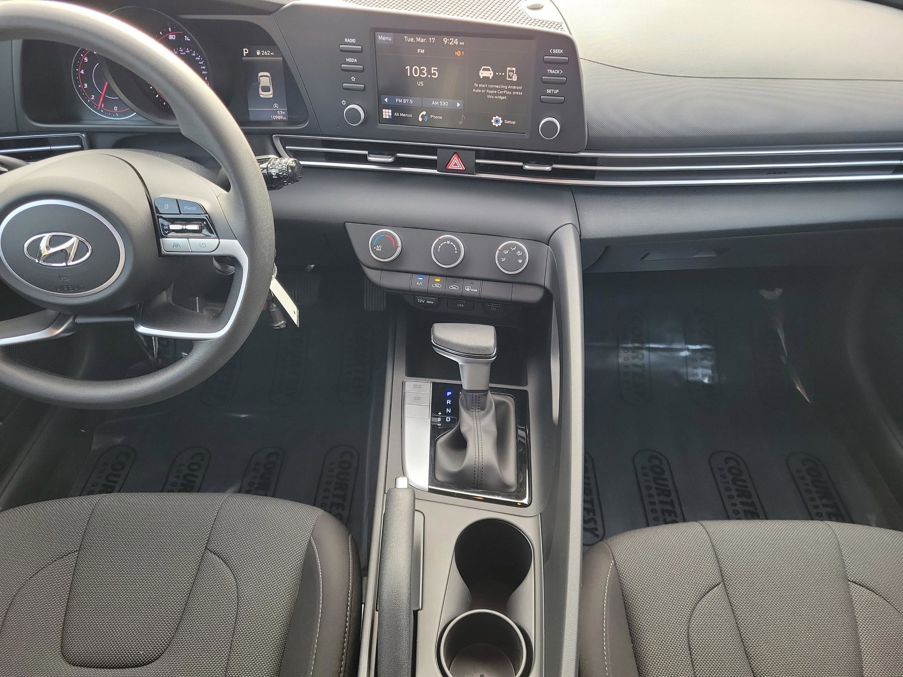 Certified 2023 Hyundai Elantra SE image 14