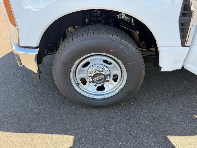 New 2026 Ford F350 XL w/ XL Chrome Package RWD image 25