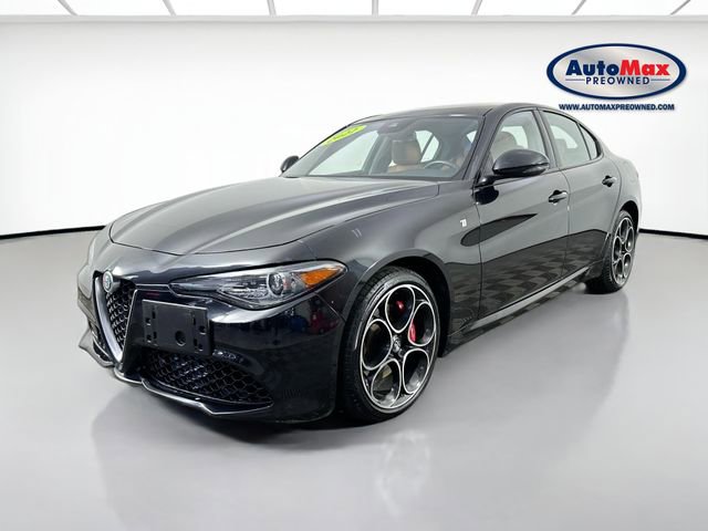 Used 2022 Alfa Romeo Giulia Ti AWD/4WD image 4