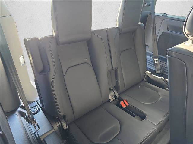 New 2026 Land Rover Defender 110 X-Dynamic SE image 12