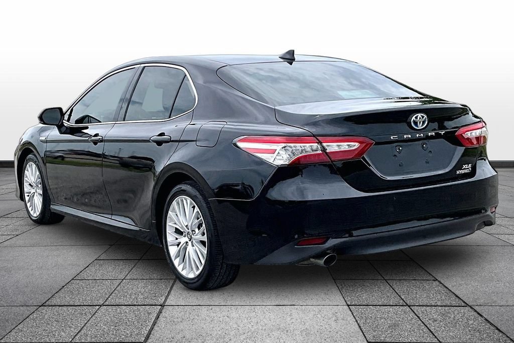 Used 2020 Toyota Camry XLE w/ Sunroof Package FWD image 11