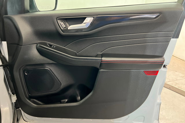 Used 2025 Ford Escape ST-Line image 23