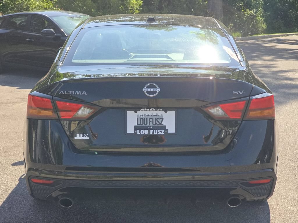 Used 2024 Nissan Altima 2.5 SV w/ SV Premium Package FWD image 13