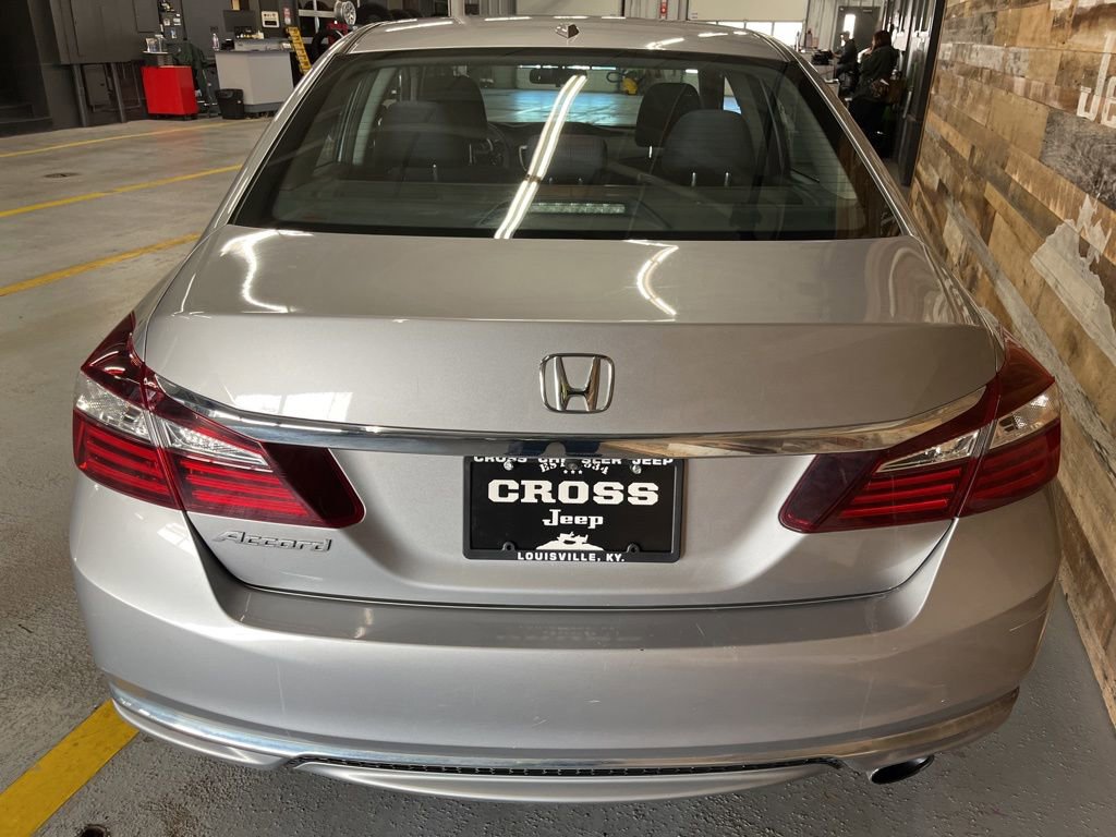 Used 2016 Honda Accord EX image 22