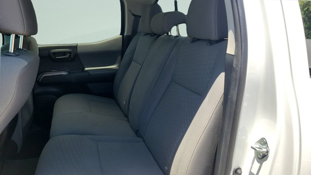 Certified 2021 Toyota Tacoma SR5 AWD/4WD image 10