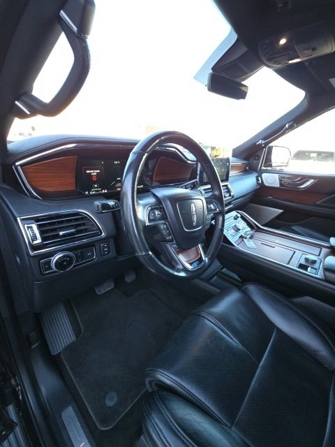 Used 2020 Lincoln Navigator Reserve image 12