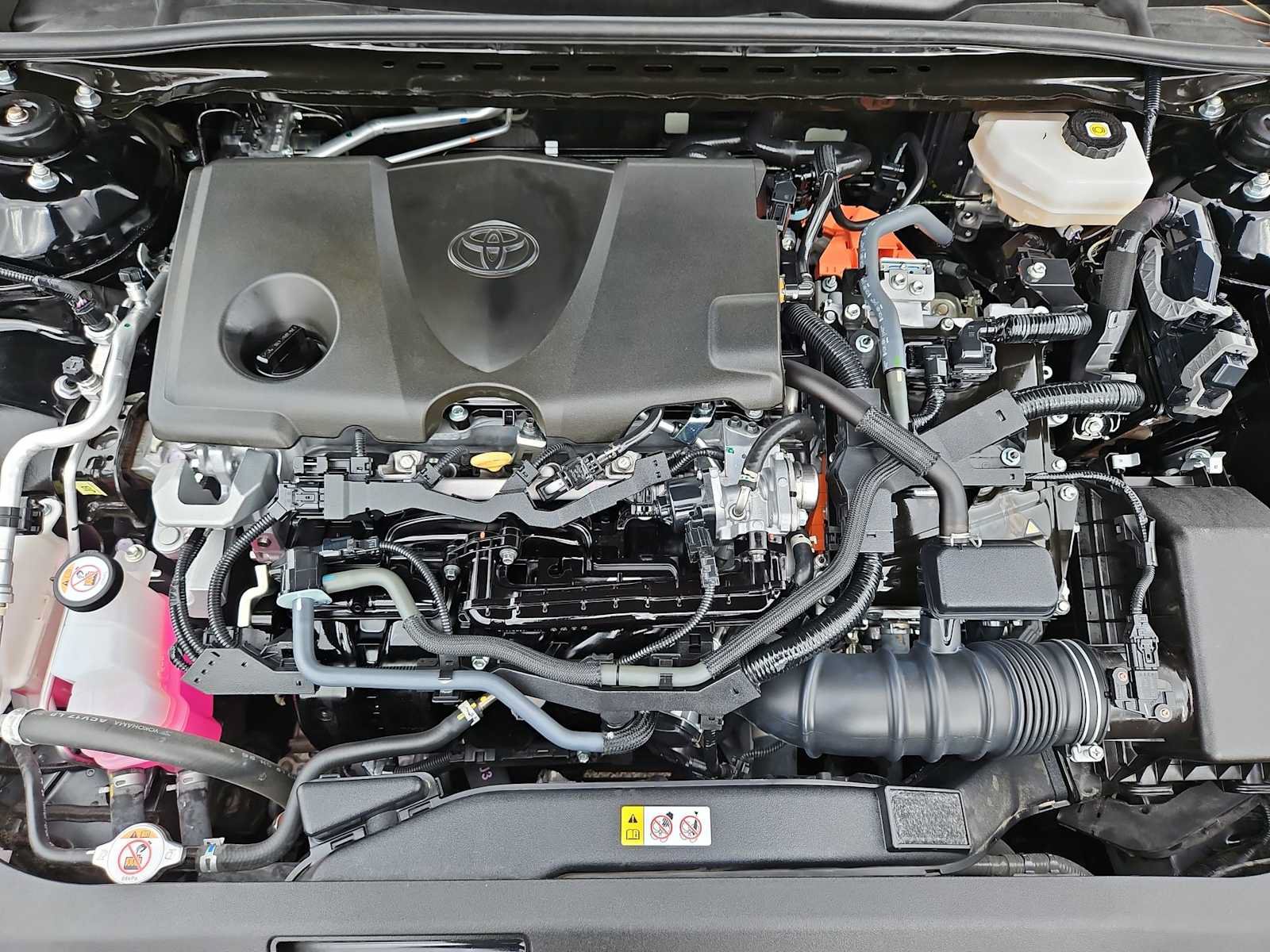 Used 2025 Toyota Camry SE w/ Convenience Package FWD image 14