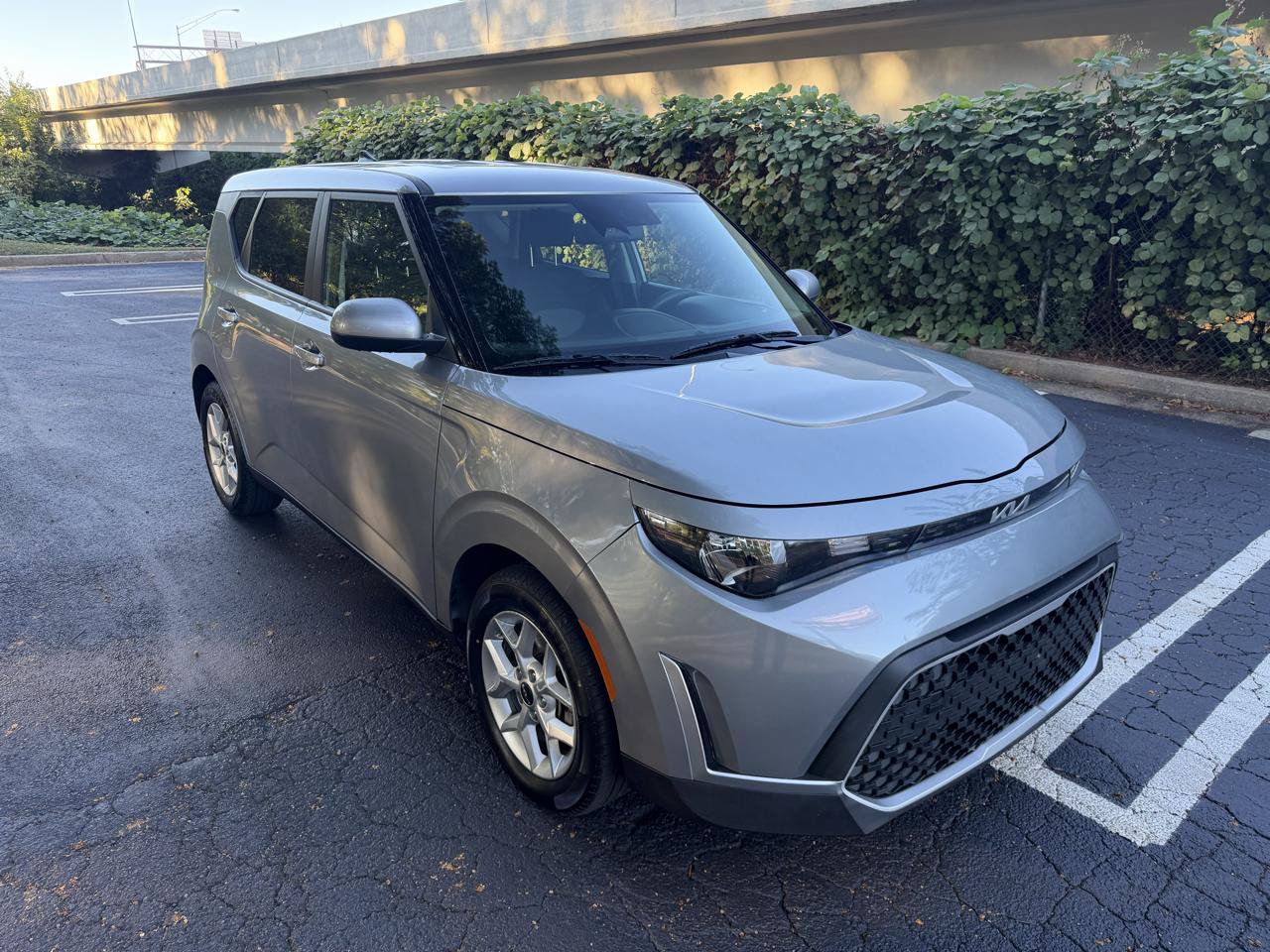 Used 2024 Kia Soul LX w/ Option Group 015 FWD image 3