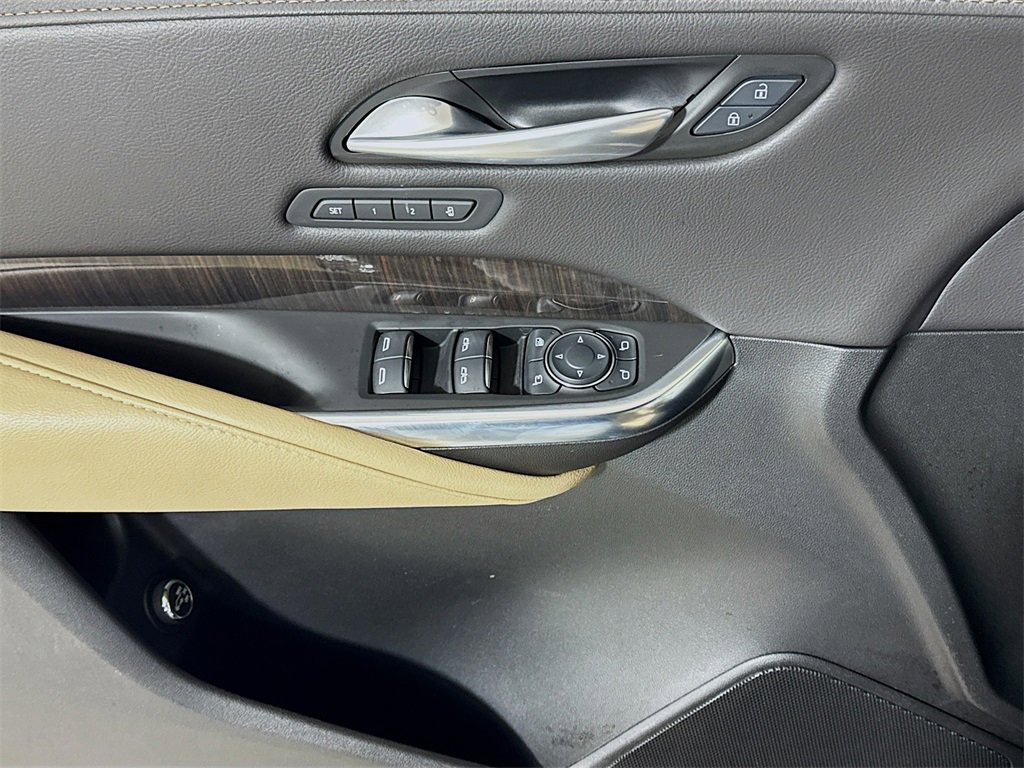 Certified 2025 Cadillac XT4 Premium Luxury image 16