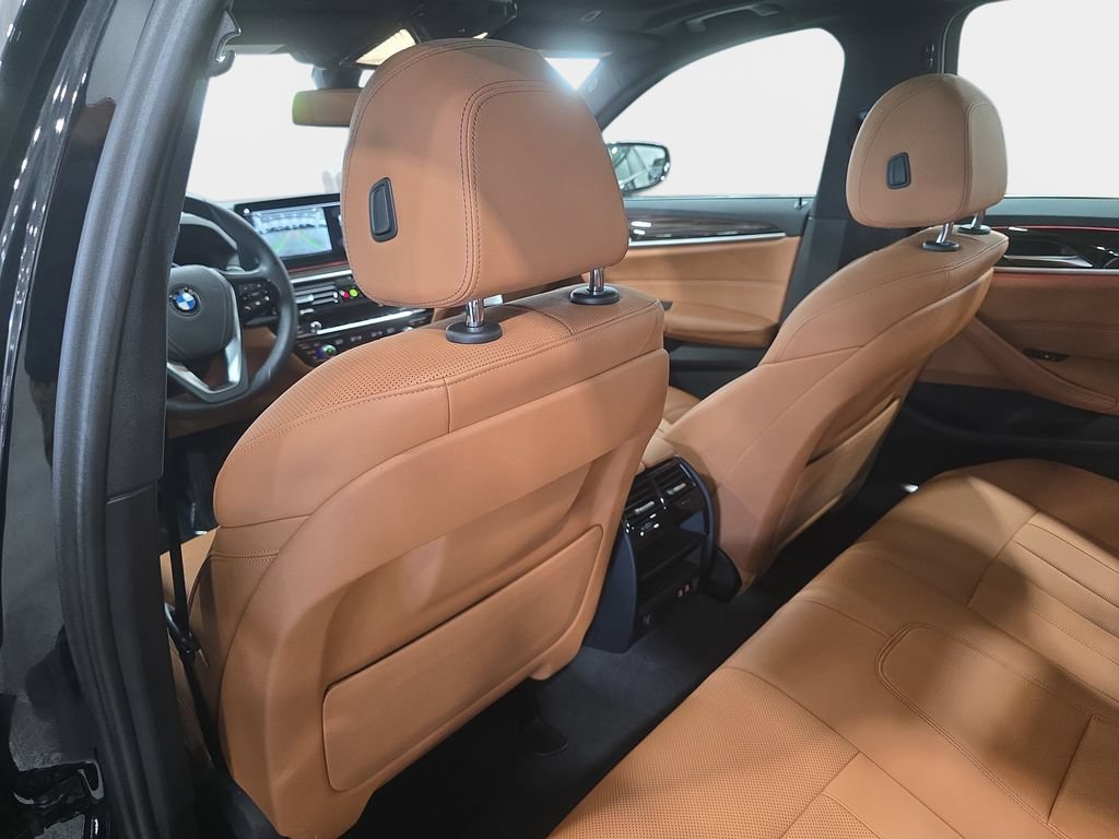 Certified 2023 BMW 530i w/ Convenience Package RWD image 10