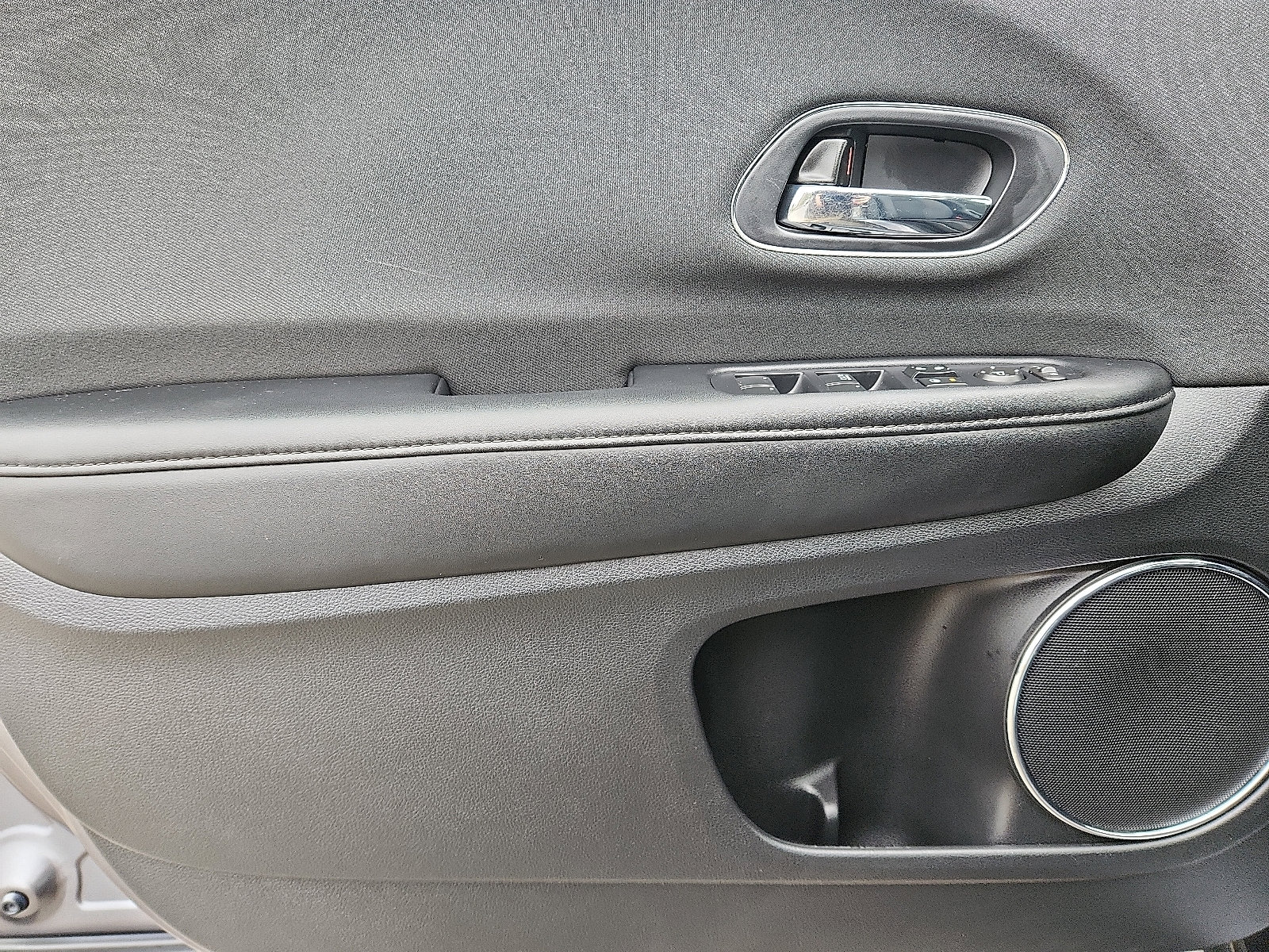 Used 2021 Honda HR-V EX image 11