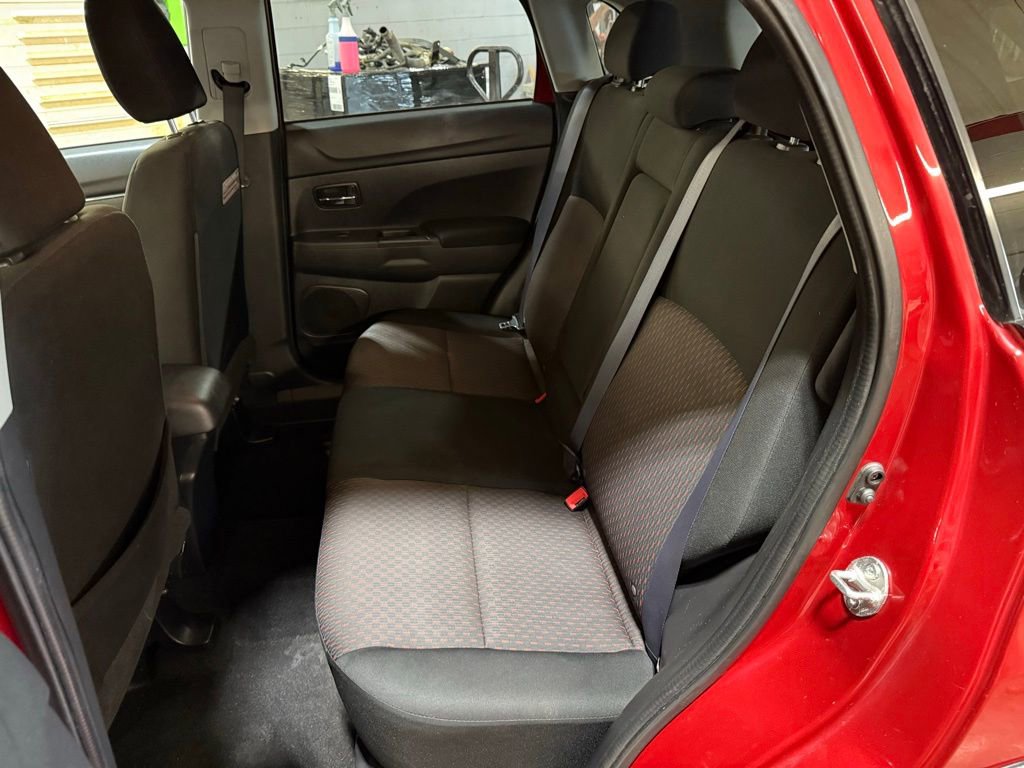 Used 2017 Mitsubishi Outlander Sport SE image 23