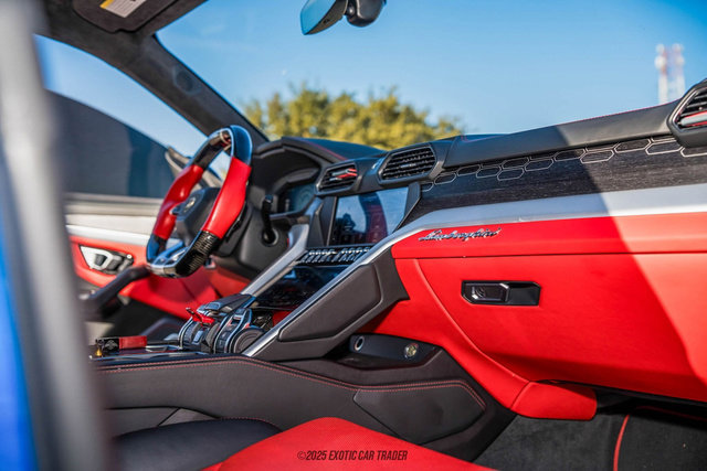 Used 2019 Lamborghini Urus image 44