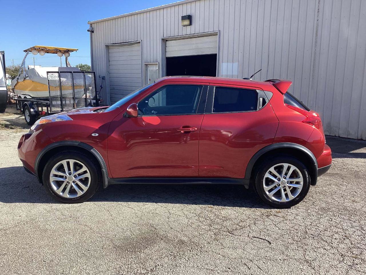 Used 2014 Nissan Juke SL FWD image 2