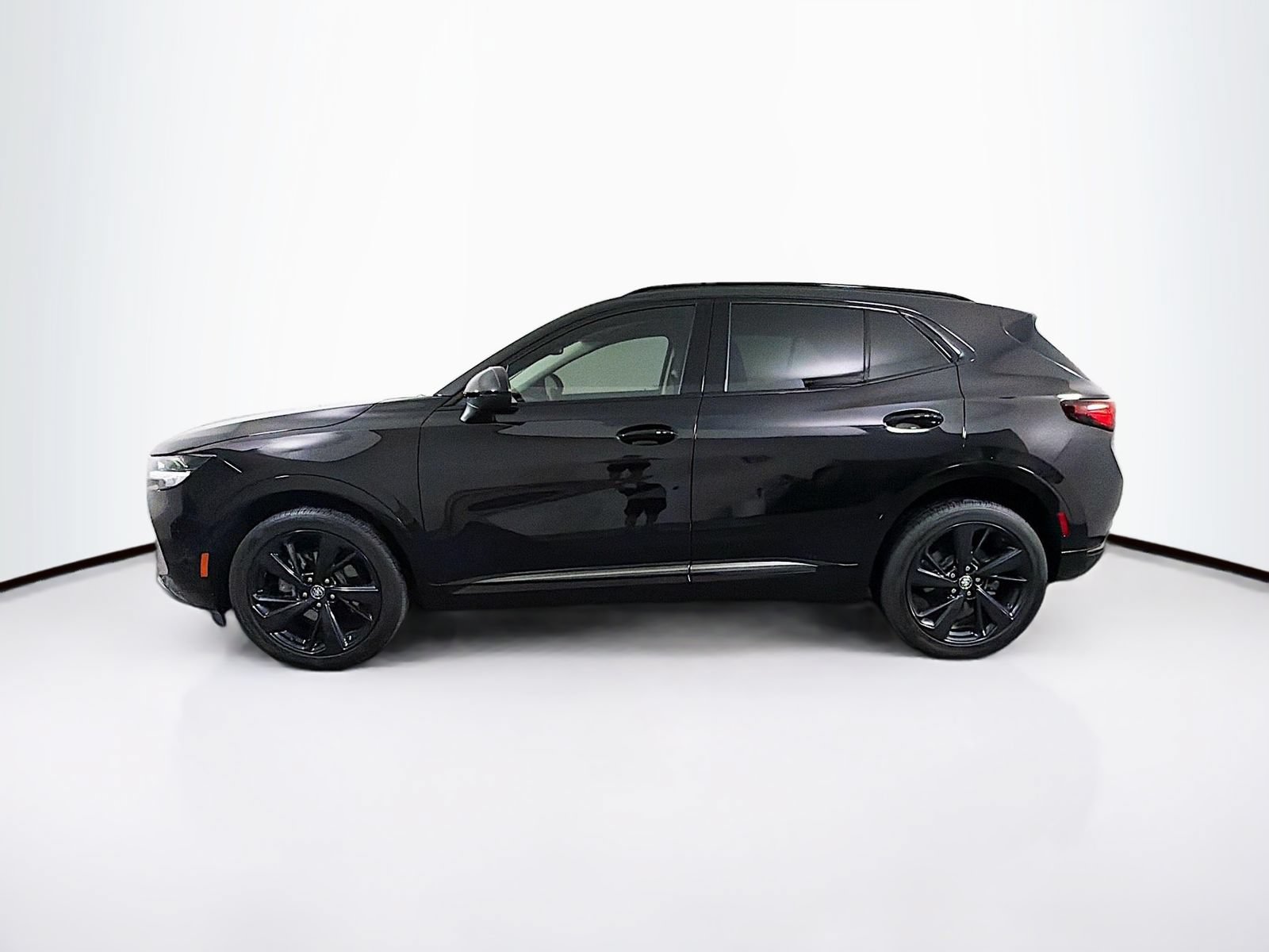 Used 2023 Buick Envision Essence w/ Sport Touring Package AWD/4WD image 4