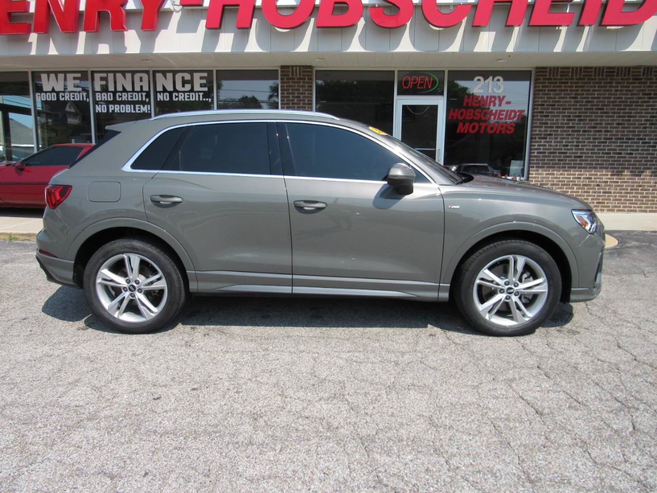 Used 2021 Audi Q3 2.0T Premium Plus w/ Premium Plus Package AWD/4WD image 10