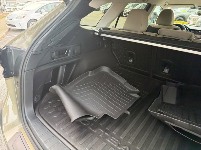 Used 2024 Subaru Outback Premium image 29