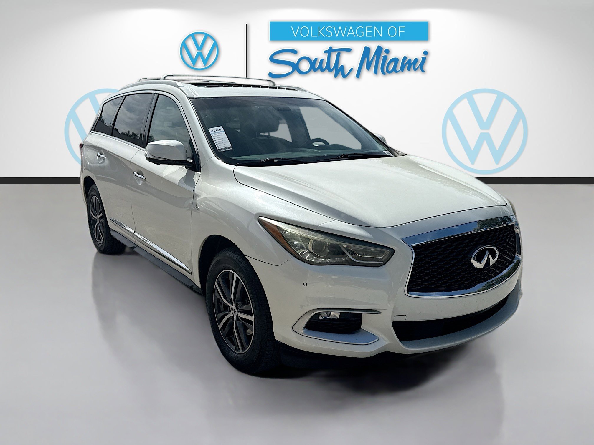 Used 2016 INFINITI QX60 FWD w/ Premium Plus Package