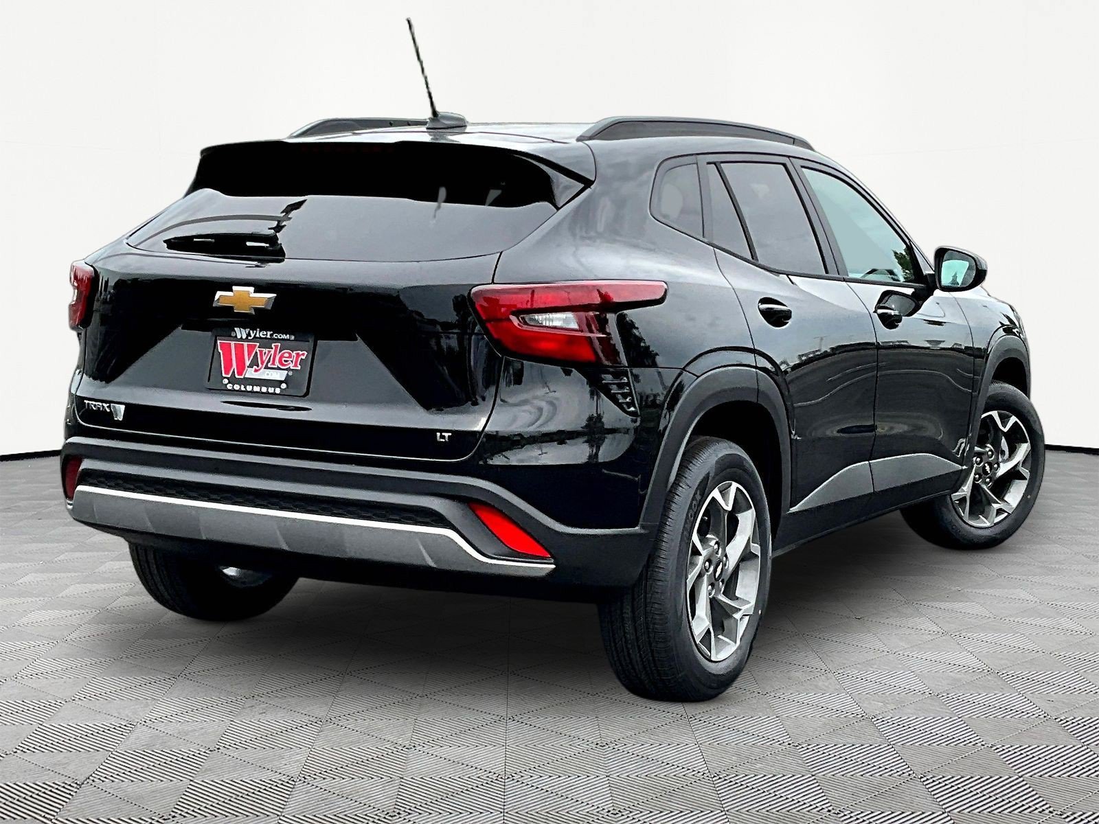 New 2026 Chevrolet Trax LT w/ LT Convenience Package FWD image 7