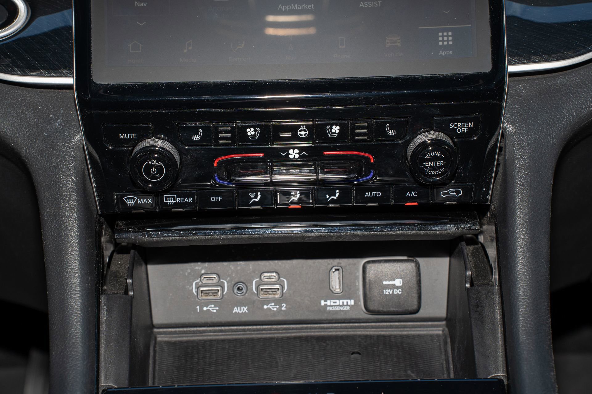 Used 2023 Jeep Grand Cherokee Trailhawk w/ Luxury Tech Group III image 24