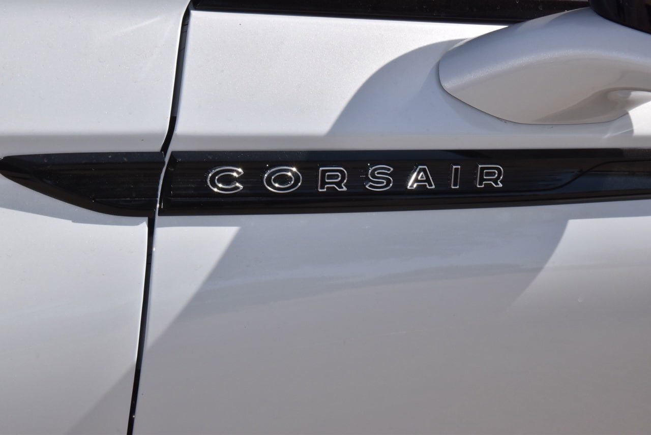 New 2026 Lincoln Corsair Reserve w/ Jet Appearance Package FWD image 41